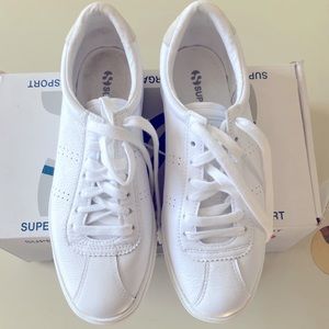 Superga Women’s White leather sneaker size 8